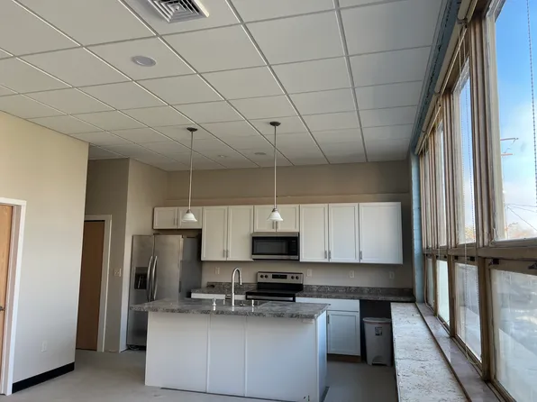 Szkola Flats, 3776 E Hammond Ave #101, Cudahy, WI 53110