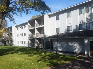 33 County Road C E APT 303, Saint Paul, MN 55117