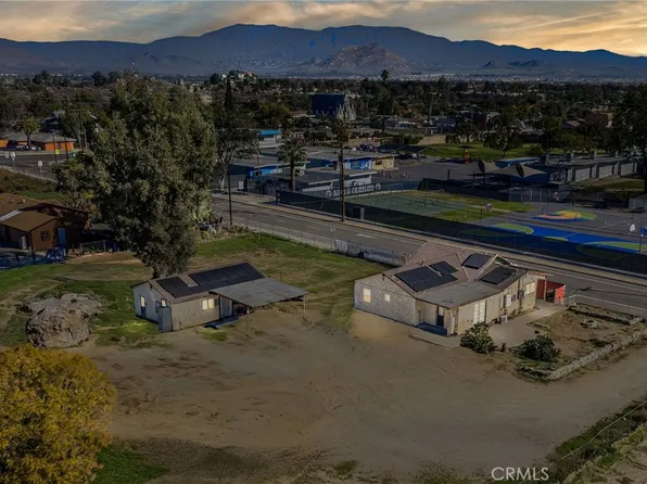 530 Park Ave, Perris, CA 92570