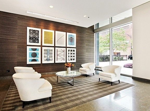 2nd image of 1901 S Calumet Ave #2707