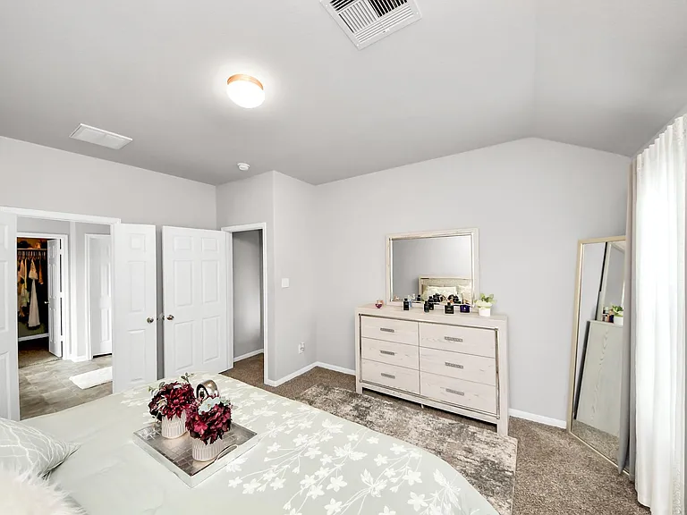 2918 Silverhorn Ln — Photo 31