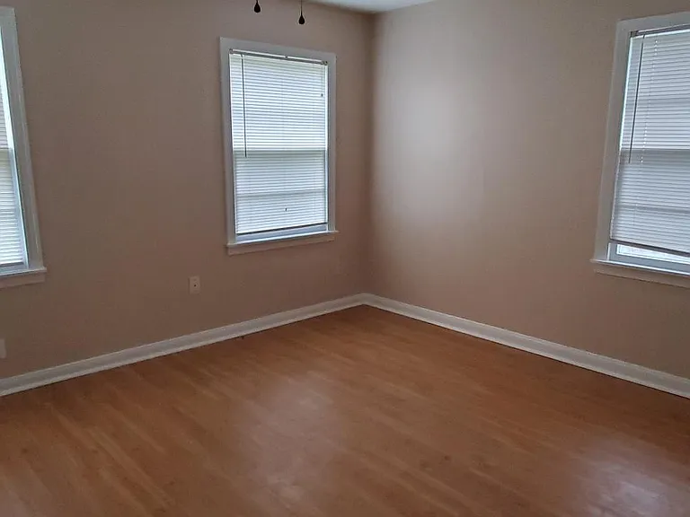 111 Gardenia St — Photo 9