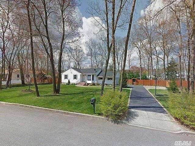 1st image of 26 Arbutus Ln