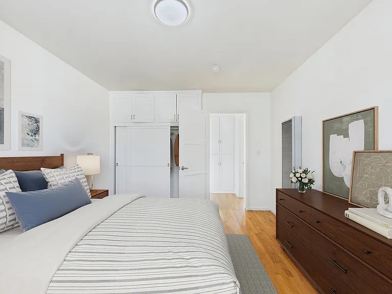 421 San Vicente Apartments — Photo 4