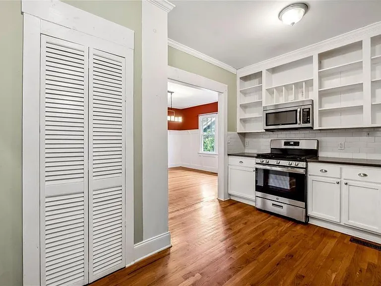 976 Hall Pl NW — Photo 17