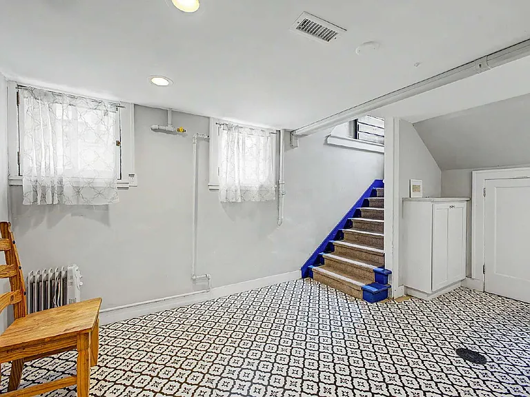1156 S Downing St — Photo 18
