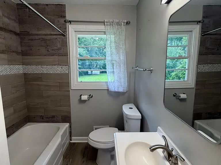2442 Antwerp Dr SE — Photo 19