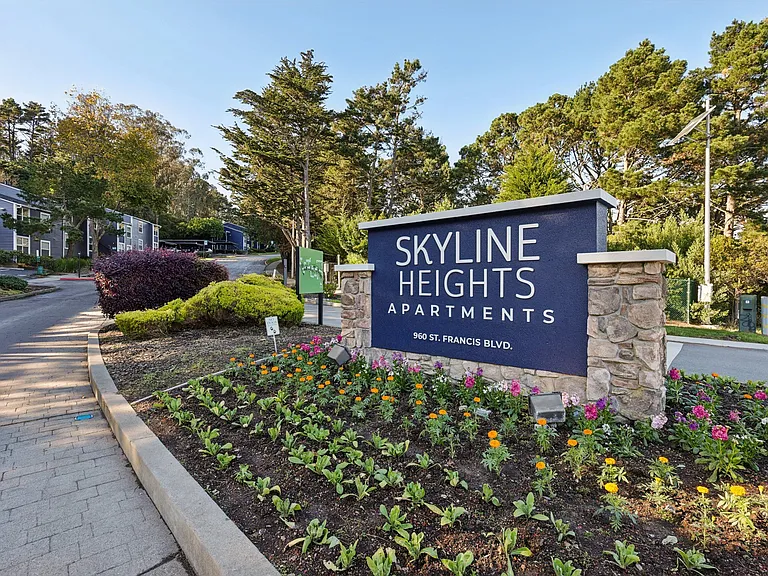Skyline Heights Apartments — Photo 42