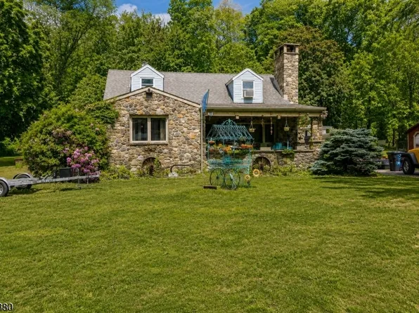 44 Beaver Brook Ln, Denville Twp., NJ 07834