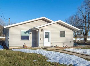818 Grove St, Cedar Falls, IA 50613
