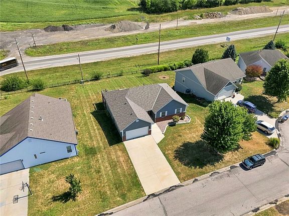 5th image of 1706 Bluebird Ct