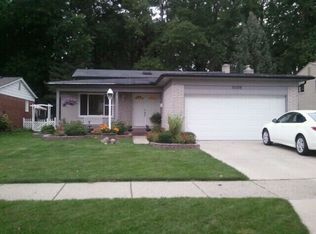 30189 Westwood Dr, Madison Heights, MI