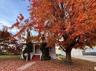 230 S Park St, Kewanee, IL 61443