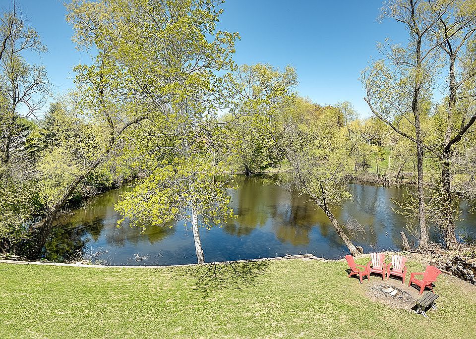 1st image of 455 Oak Creek Dr S