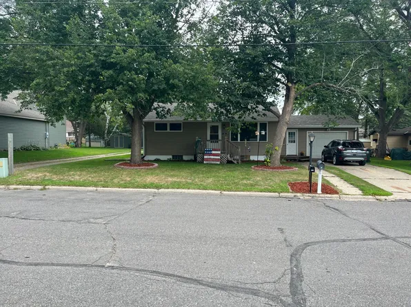 911 Midland Ave, Albany, MN 56307