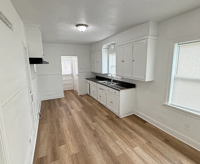 991 Terry Cir — Photo 9