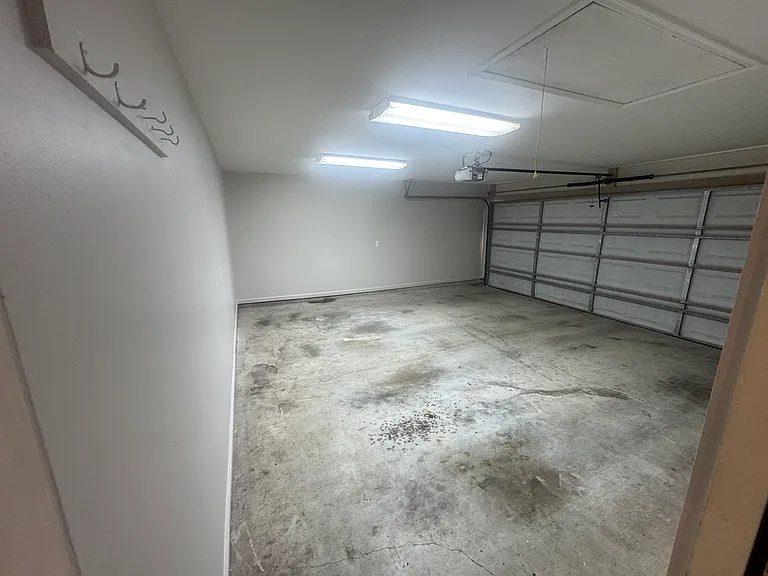 127 Lynn Dr — Photo 17