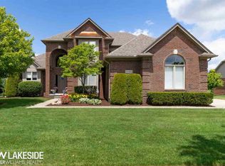 54463 White Spruce Ln, Shelby Township, MI 48315