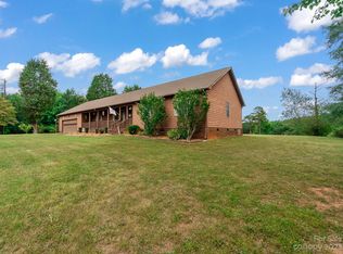 197 Spring Shore Rd, Statesville, NC 28677