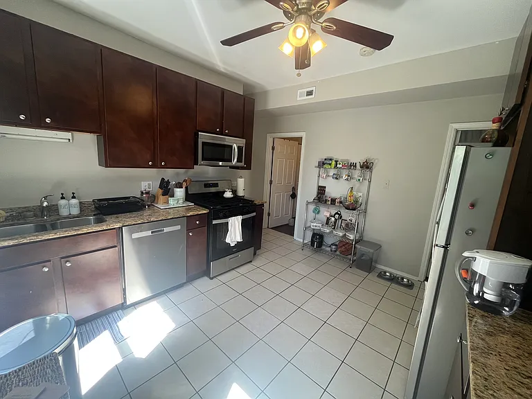 3435 W McLean Ave #2F — Photo 8