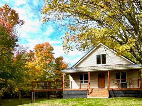 23225 36th Ave, Ravenna, MI 49451
