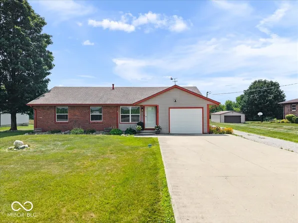 1187 E New Rd, Greenfield, IN 46140
