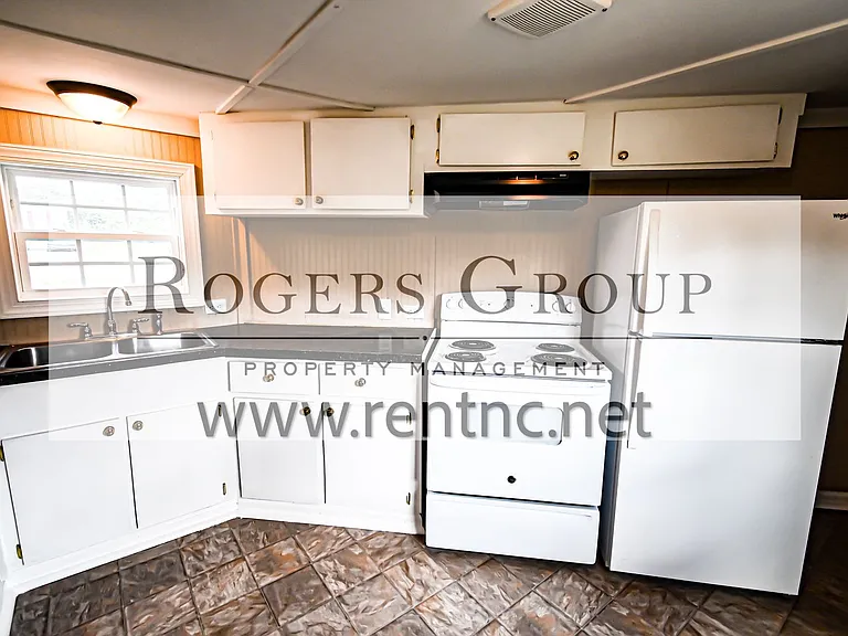 124 Woodway Dr — Photo 2