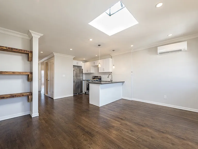 458 Jefferson Ave #3 — Photo 3