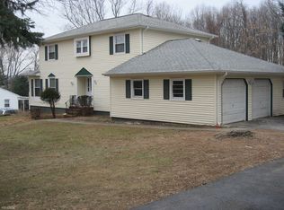 11 Holder Dr, Ewing, NJ 08628
