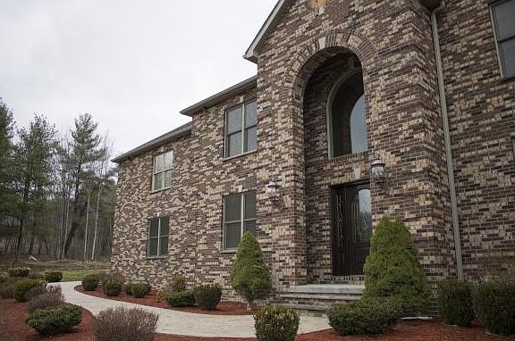 4th image of 3900 Deer Run Ln