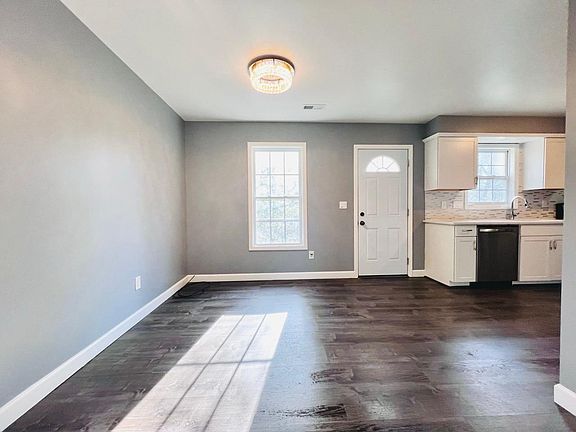 Dining area to Kitchen