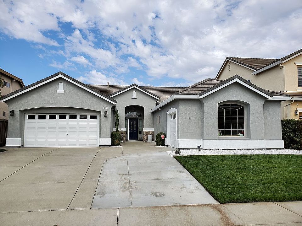 1st image of 208 McRae Ct