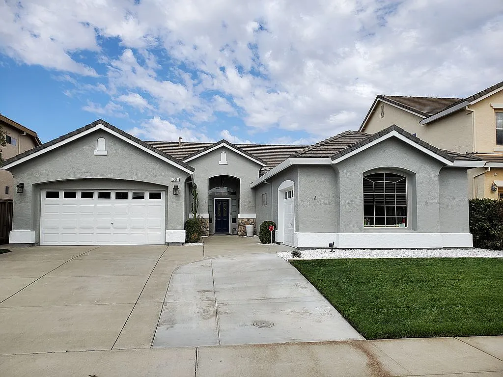 208 McRae Ct photo 1