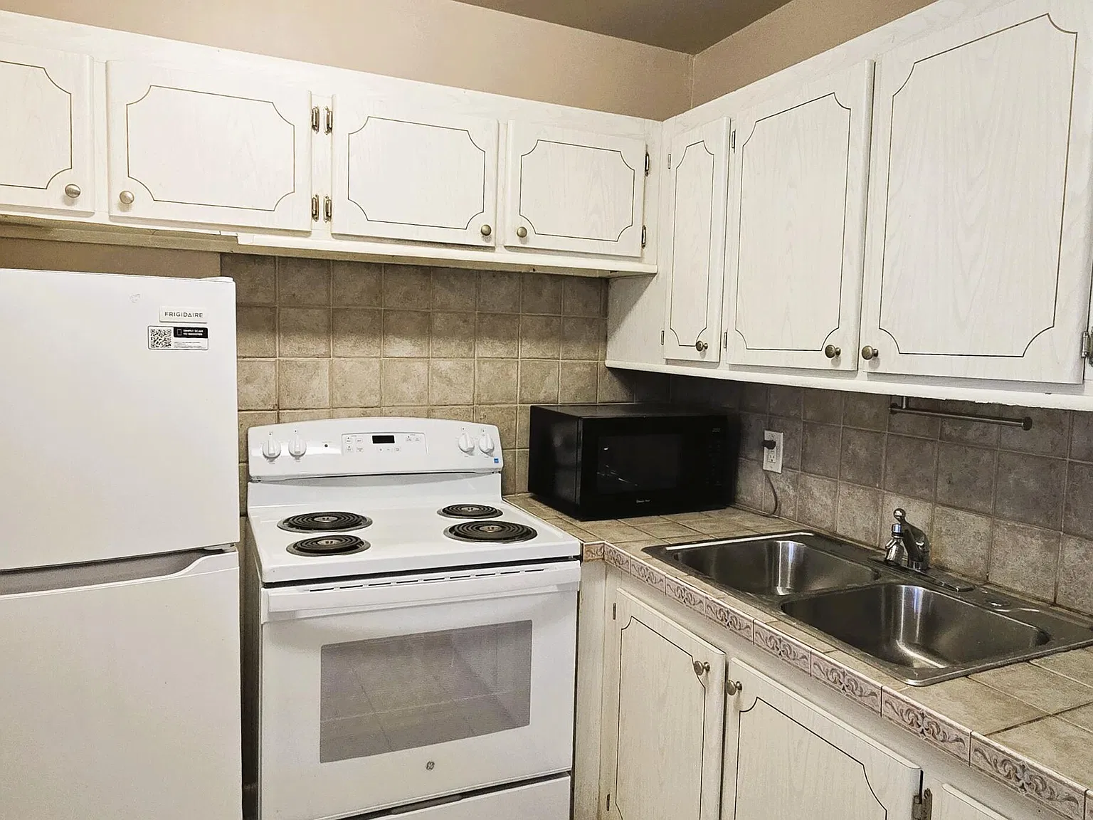 1 bed, 1.0 bath, 585 sqft, $1,375 — Photo 3