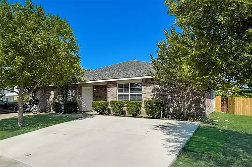 305 Kings Way Dr #A Photo 1