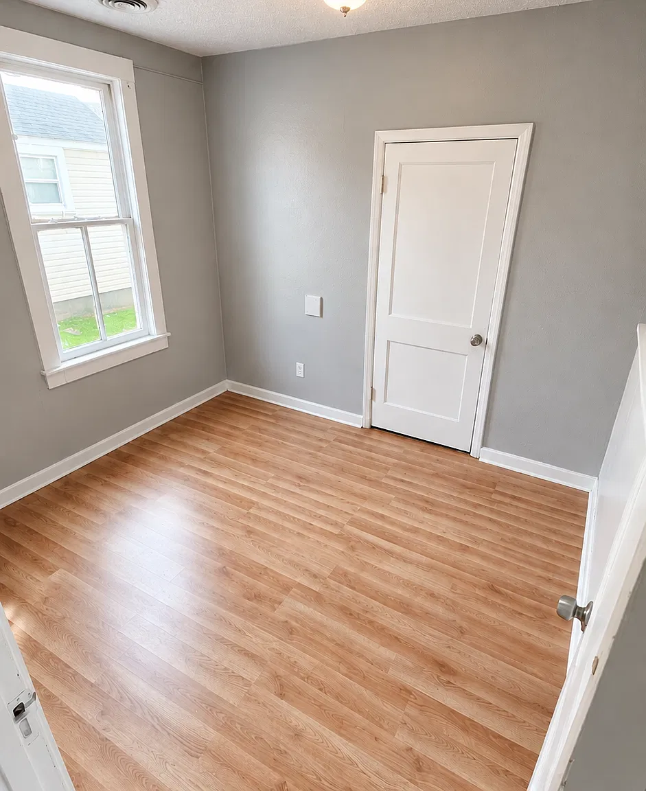 209 Staunton - 1/2 — Photo 4