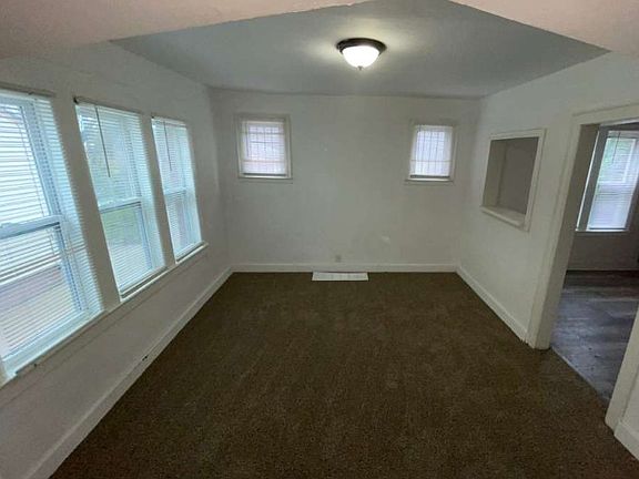 4th image of 20290 Annott Ave