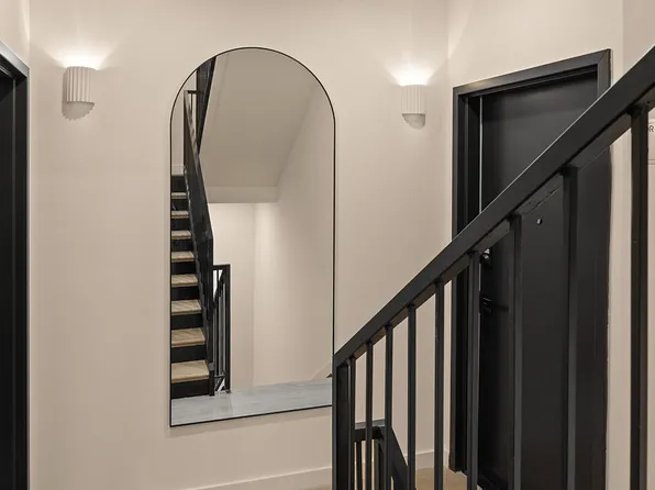 654 Jefferson Avenue image 12 of 14