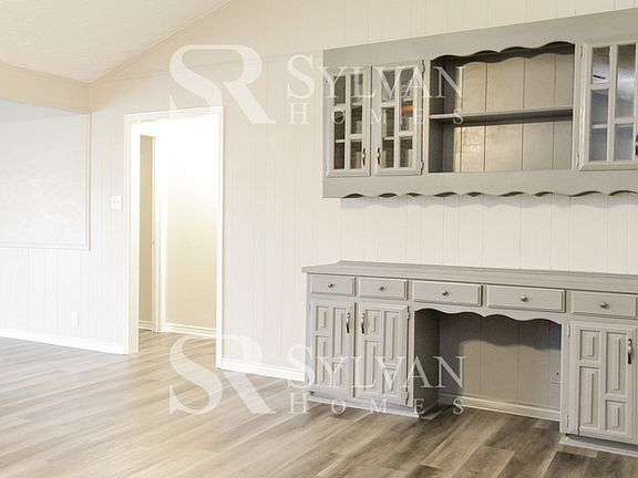 3rd image of 1332 Glenhill Ln