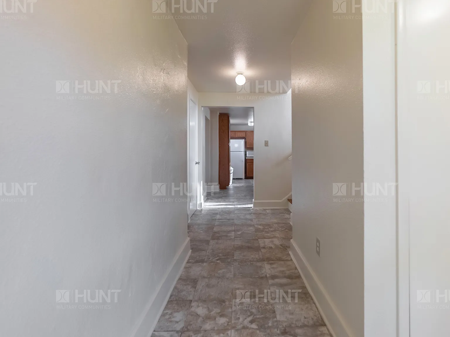 4 bed, 2.5 bath, 1969 sqft, $2,094 — Photo 3