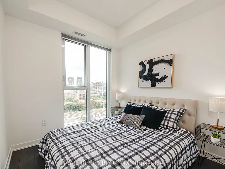 20 Richardson St #918 — Photo 27