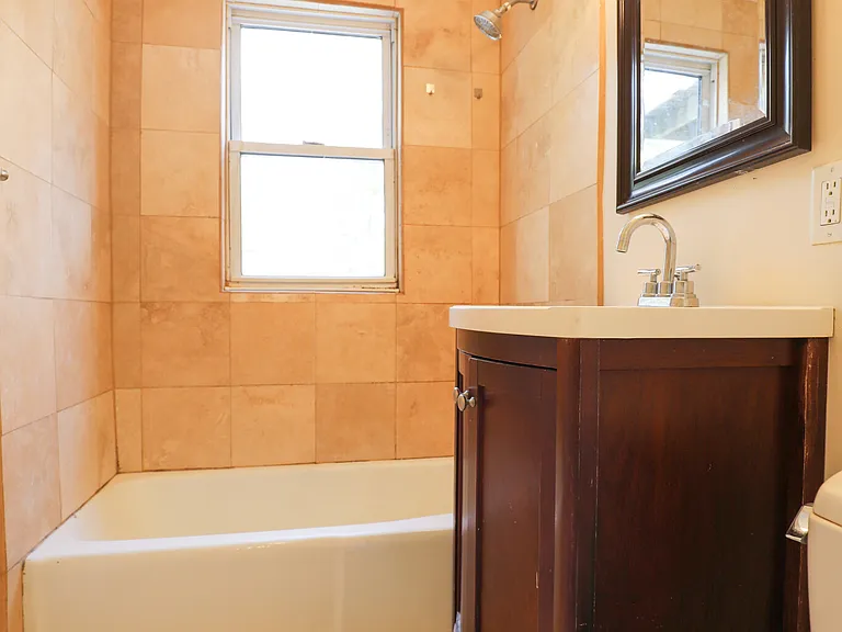 19 Claymoss Rd #3 — Photo 6