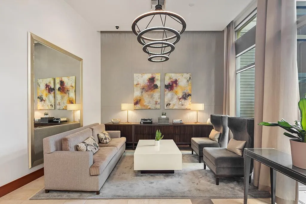 2200 Westlake - 2 bedrooms + den — Photo 4