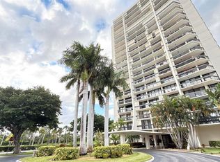 2000 Presidential Way APT 204, West Palm Beach, FL 33401