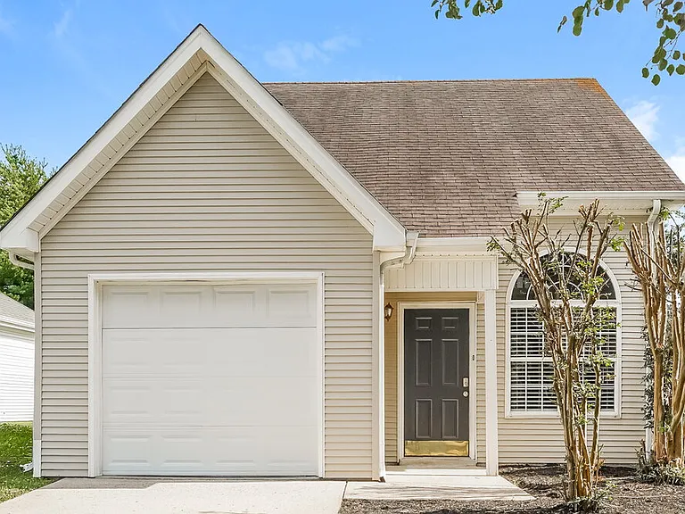 1464 Rochester Dr — Photo 1