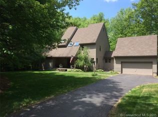 9 Windrush Ln, Avon, CT 06001