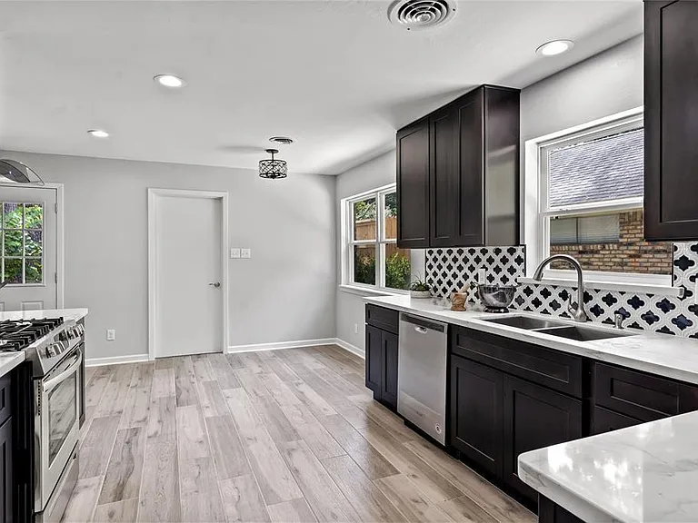 1747 Maux Dr — Photo 10