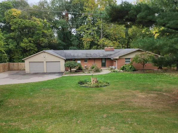 15132 E Augusta Dr, Augusta, MI 49012