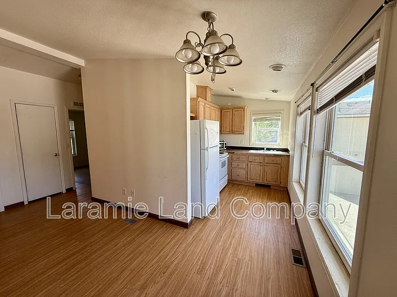 4 bed, 2.0 bath, $1,200 — Photo 4