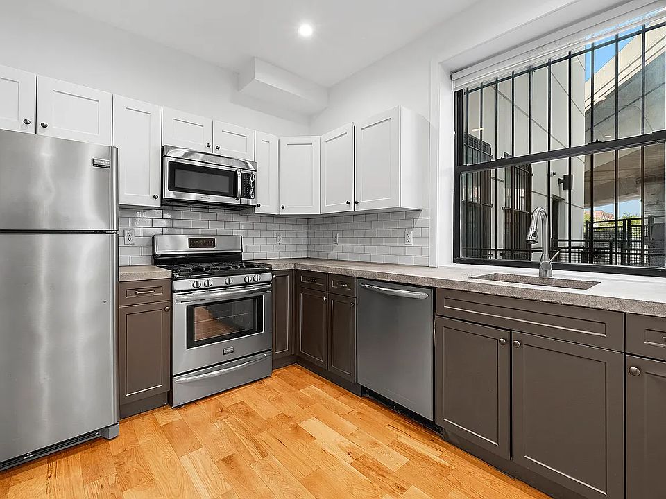 1st image of 252 S 3rd St APT 1